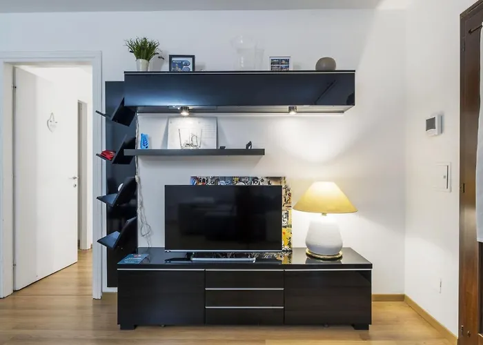 Cozy & Comfy Apt In Navigli Area